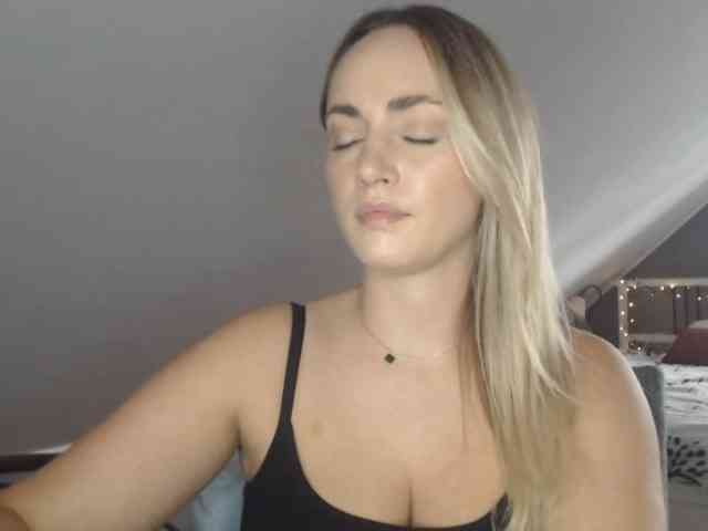 ScarlettXQueen webcam