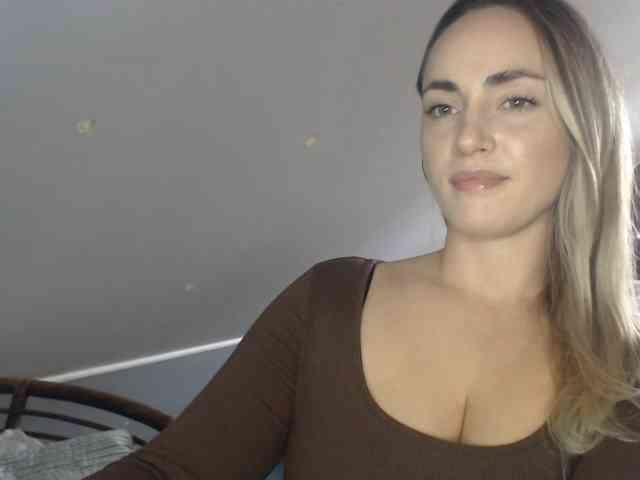 Model: ScarlettXQueen