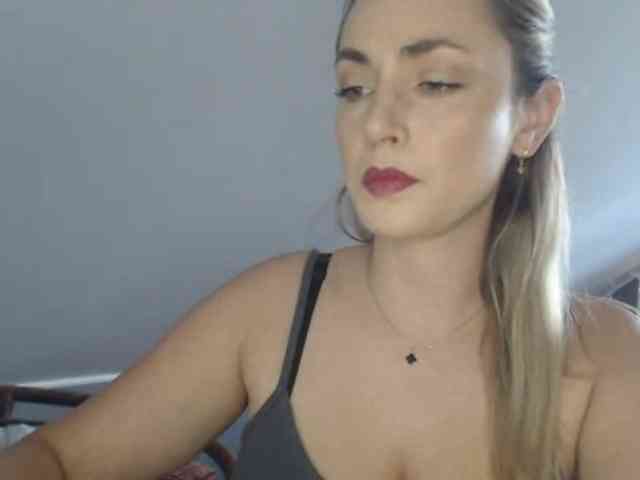 ScarlettXQueen webcam