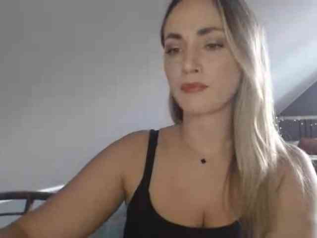 ScarlettXQueen webcam