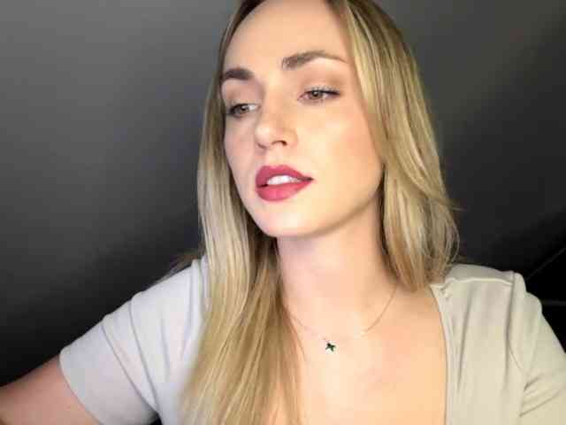 ScarlettXQueen webcam