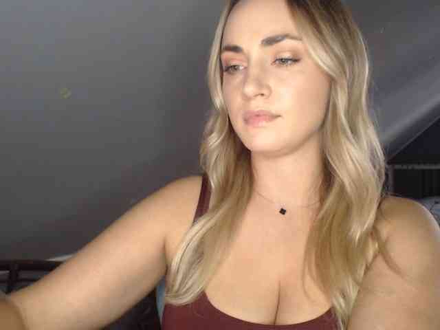 Model: ScarlettXQueen