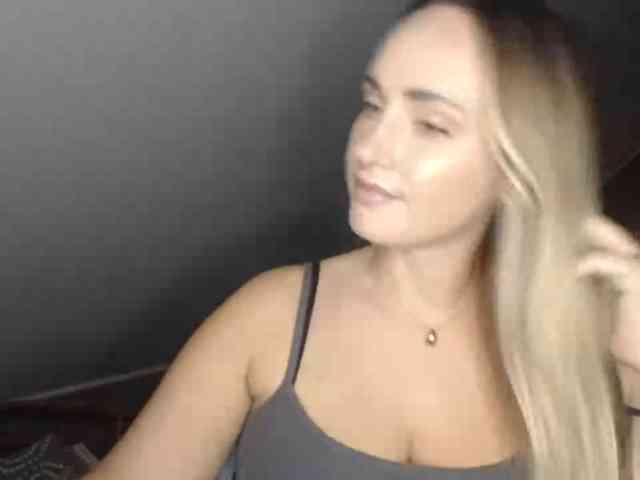 ScarlettXQueen webcam