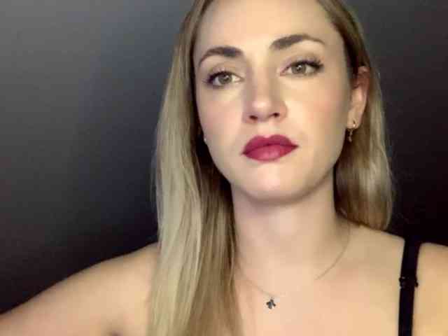 ScarlettXQueen webcam