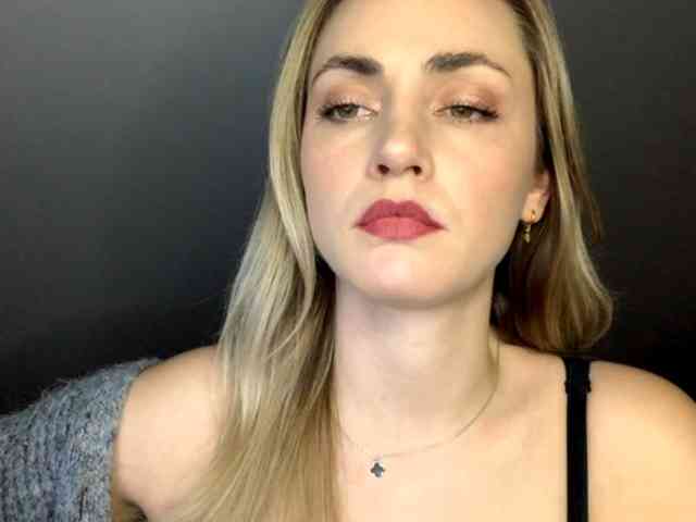 ScarlettXQueen webcam