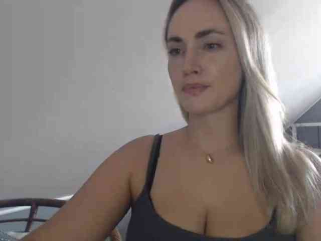 ScarlettXQueen webcam