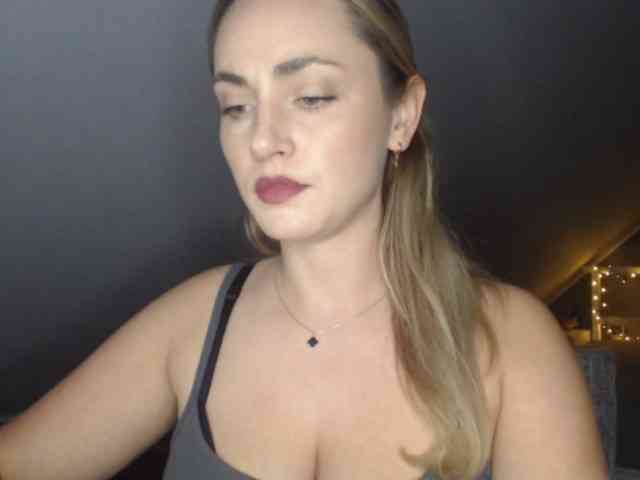 ScarlettXQueen webcam