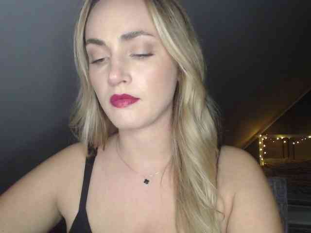 ScarlettXQueen webcam