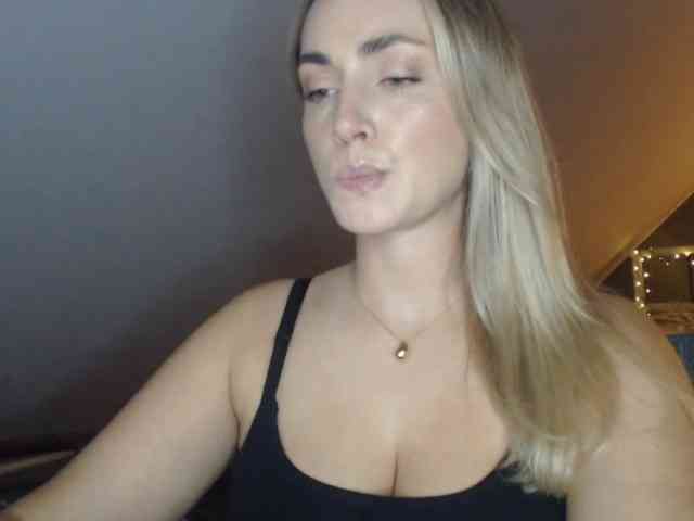 ScarlettXQueen webcam
