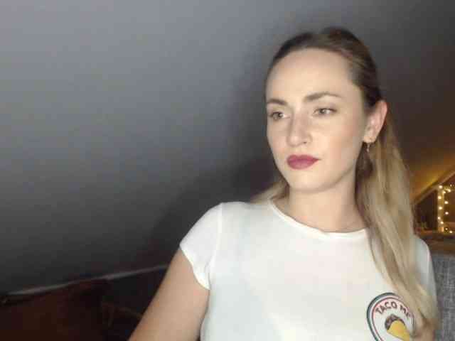 ScarlettXQueen webcam