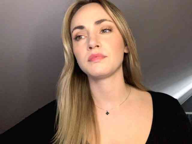 ScarlettXQueen webcam