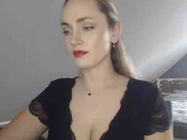 Model: ScarlettXQueen