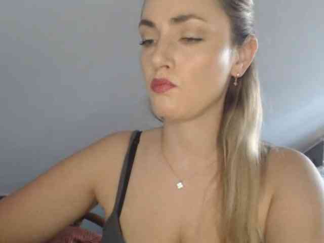 ScarlettXQueen webcam