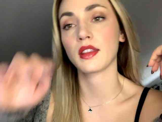 ScarlettXQueen webcam