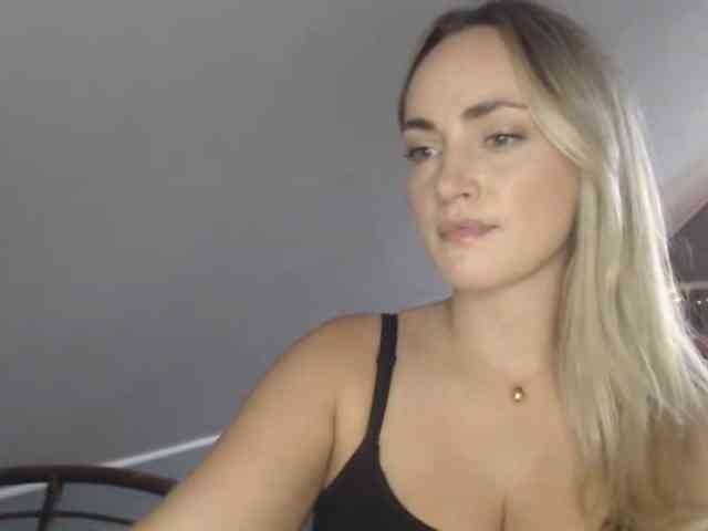 ScarlettXQueen webcam
