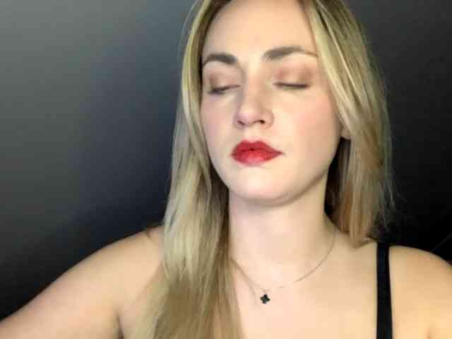 ScarlettXQueen webcam