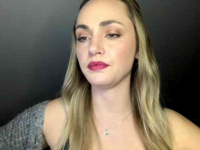 ScarlettXQueen webcam