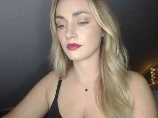 ScarlettXQueen webcam