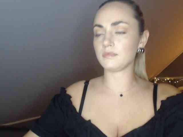 ScarlettXQueen webcam