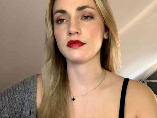 ScarlettXQueen webcam