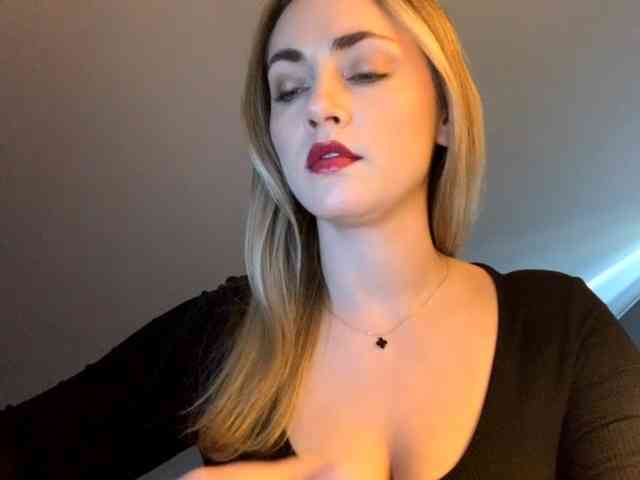 ScarlettXQueen webcam