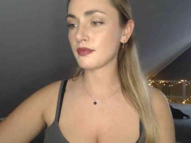 ScarlettXQueen webcam