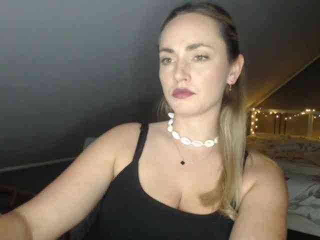 ScarlettXQueen webcam