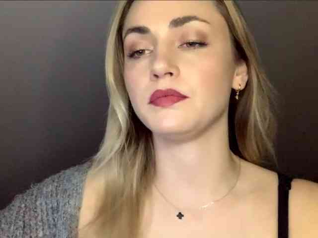 ScarlettXQueen webcam