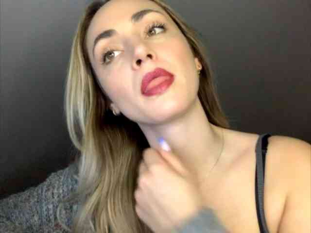 ScarlettXQueen webcam