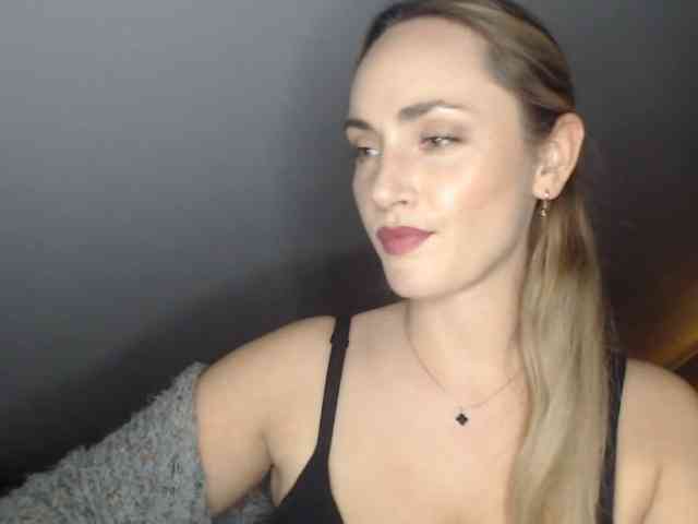 ScarlettXQueen webcam
