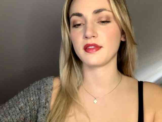 ScarlettXQueen webcam