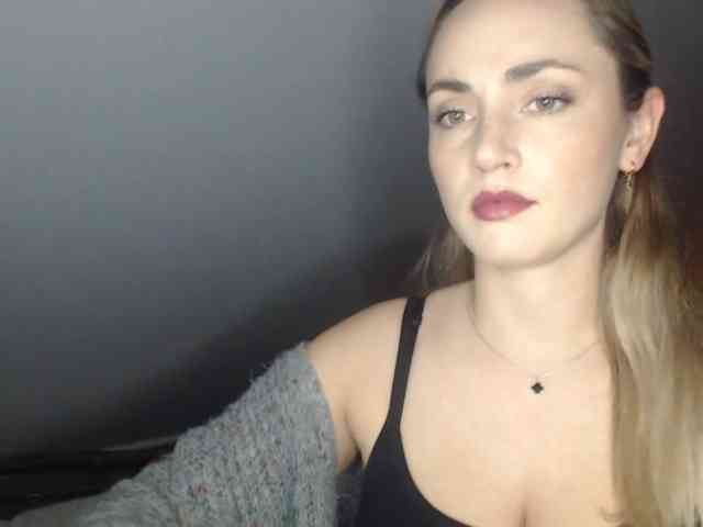 ScarlettXQueen webcam