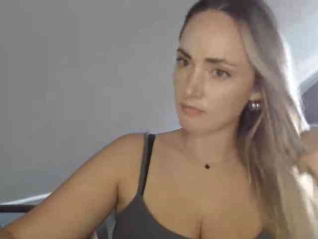 ScarlettXQueen webcam
