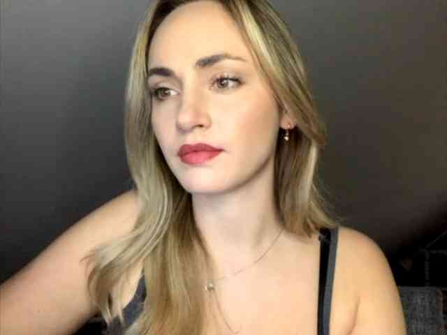 ScarlettXQueen webcam