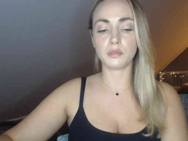 ScarlettXQueen webcam