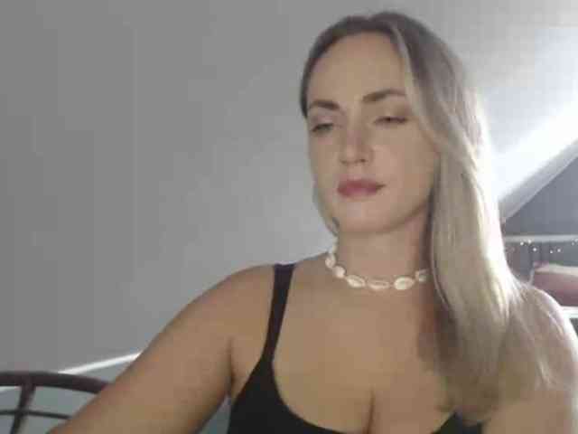 ScarlettXQueen webcam
