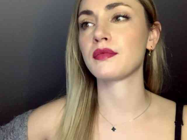 ScarlettXQueen webcam