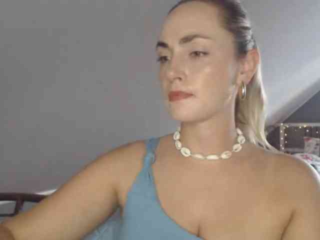 ScarlettXQueen webcam
