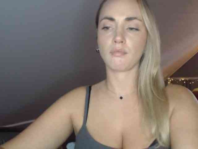 ScarlettXQueen webcam