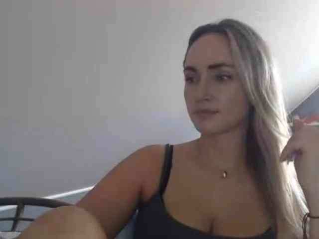 ScarlettXQueen webcam