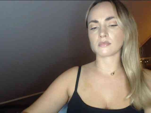 ScarlettXQueen webcam
