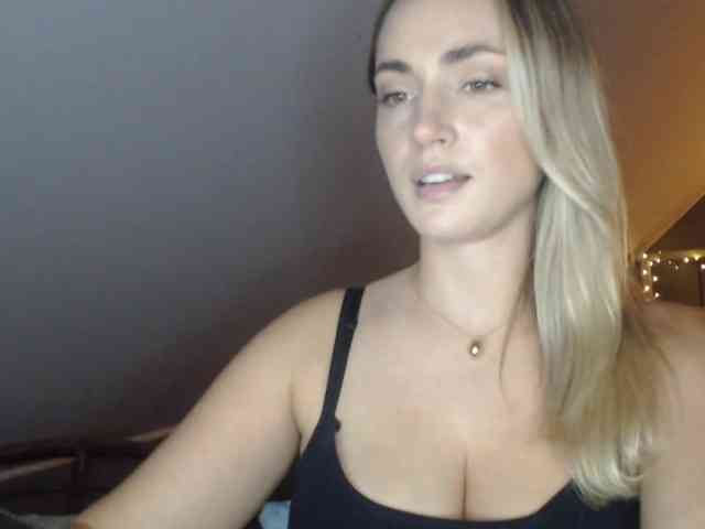 ScarlettXQueen webcam