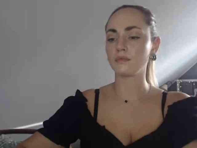 ScarlettXQueen webcam