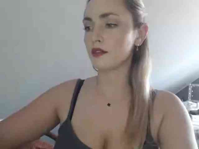ScarlettXQueen webcam