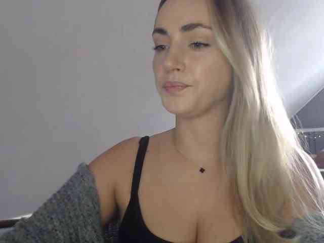 Model: ScarlettXQueen