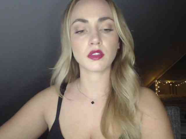ScarlettXQueen webcam