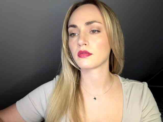 ScarlettXQueen webcam