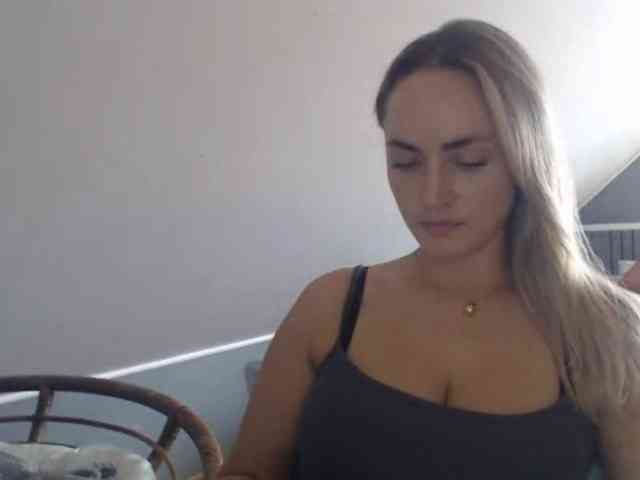 ScarlettXQueen webcam