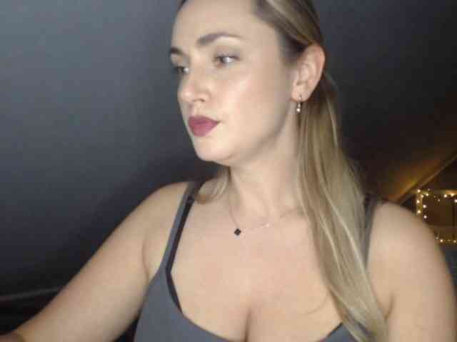 ScarlettXQueen webcam