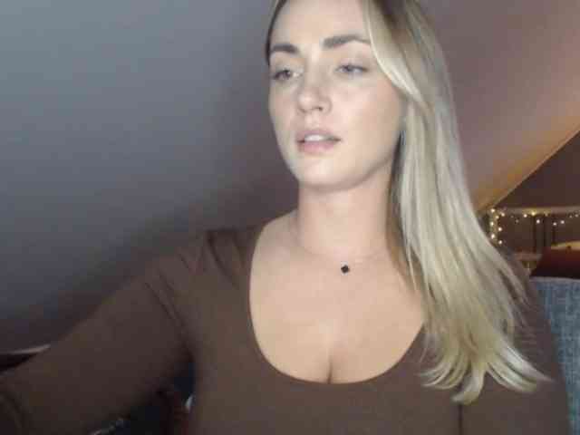 Model: ScarlettXQueen
